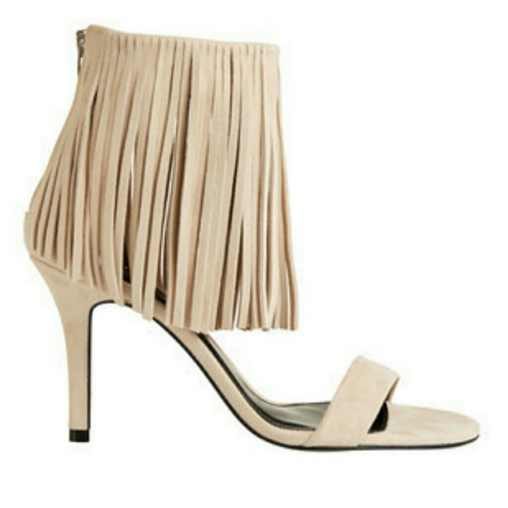 Elyse Walker Los Angeles Fringe Dune Heels Size 7 in Cream/Tan